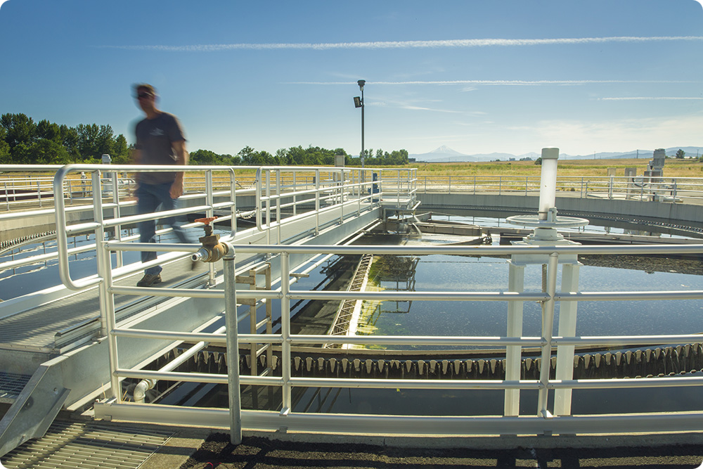 Energy Trust helped the Medford Wastewater Treatment Plant install an efficient new system that converts biogas into electricity for the plant and helps it meet air quality requirements.