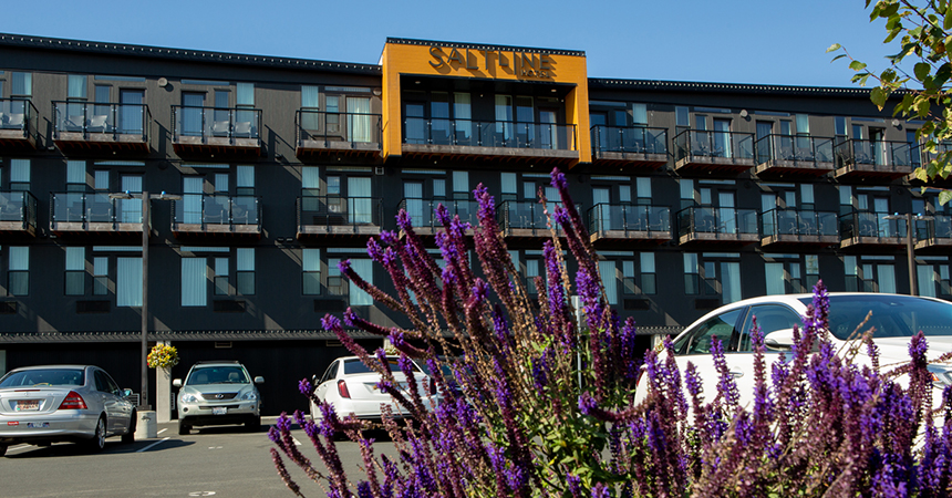 oregon-coast-s-saltline-hotel-has-built-in-energy-efficiency-from-day